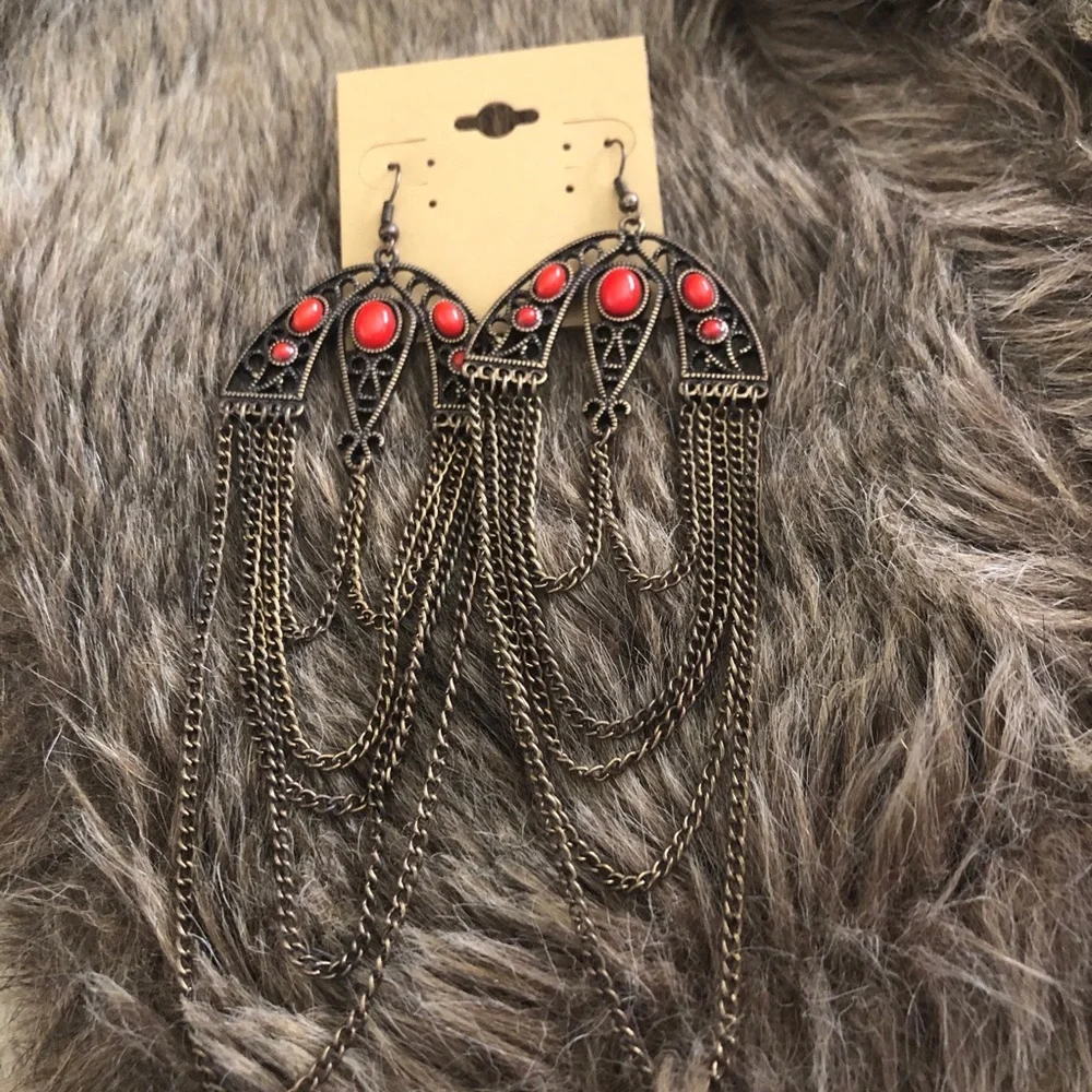 Vintage brass chain coral cabochon accent earrings